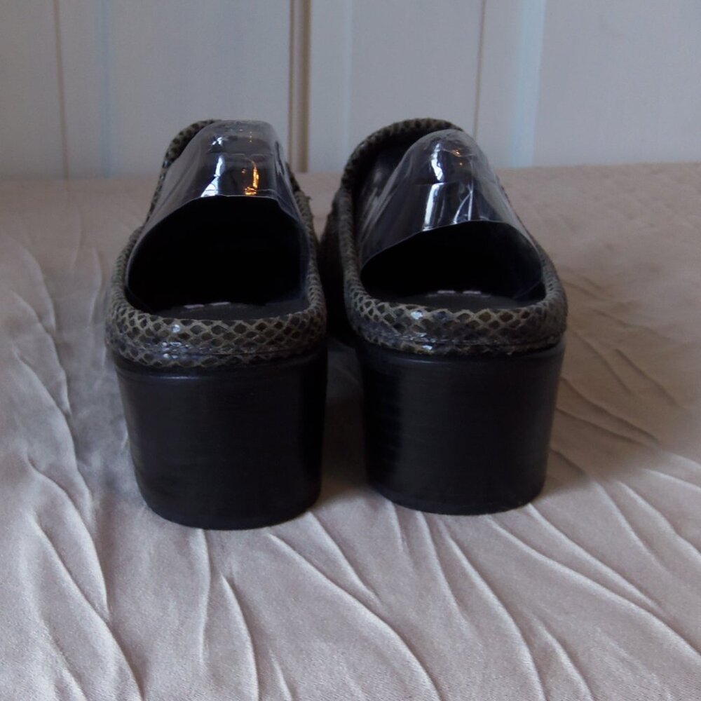 Stuart Weitzman Gray Snake Embossed Leather Mules… - image 6